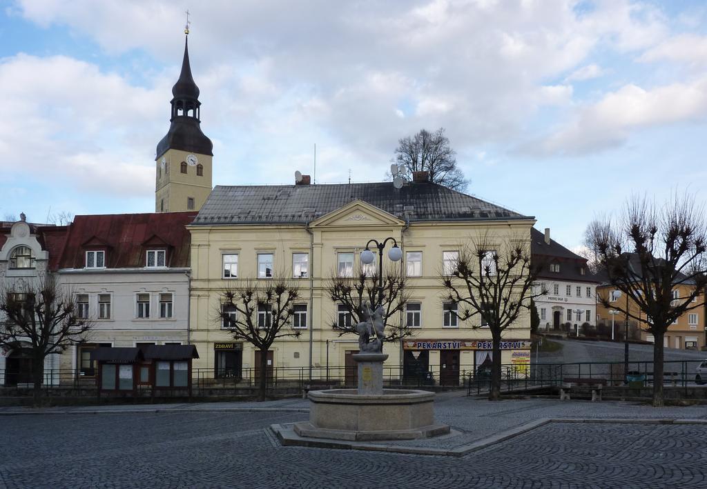 Penzion Sklarska Hospoda Chřibská Buitenkant foto